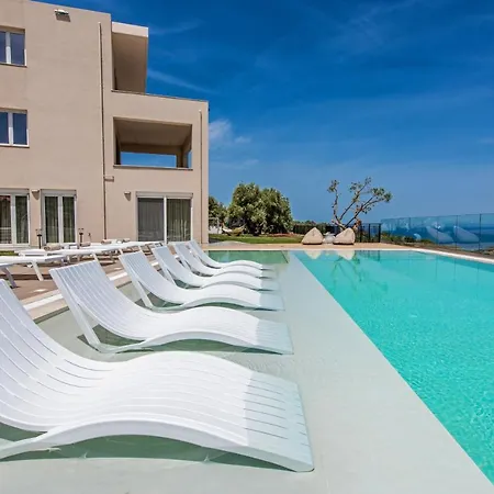 Oasis, Luxury *