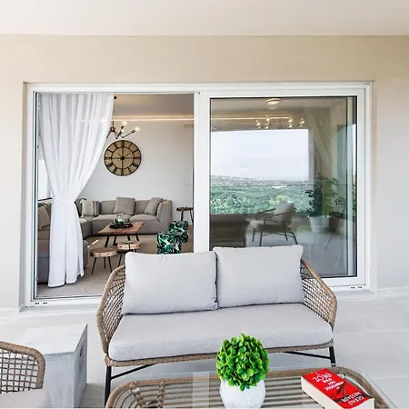 Villa Oasis, Luxury