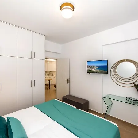 Oasis, Luxury *